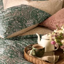 William Morris At Home Honeysuckle and Tulip Sage - Plaster