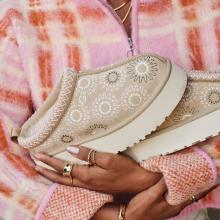 UGG W Tazz Sun Stitch Mustard Seed