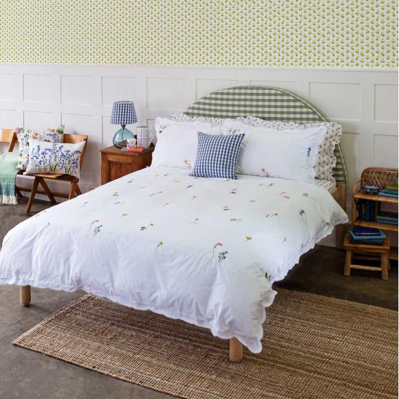 Bluebellgray Humble Flowers Embroidery