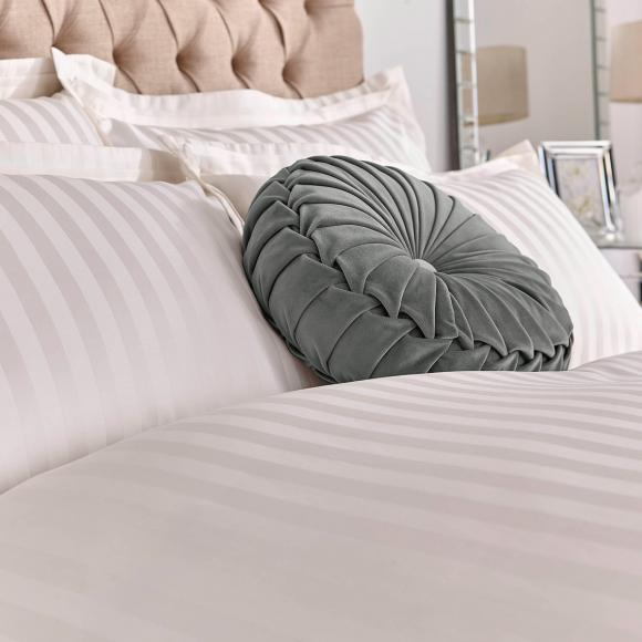 Laura Ashley Shalford Cream Duvet Set