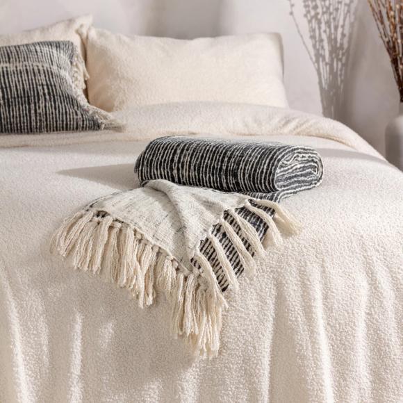 Yard Sono Ink Throw Black