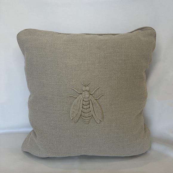 Mastro Raphael Api 3D Linen Cushion Beige