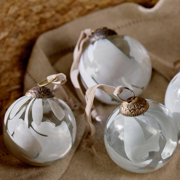 Nkuku Lohara Baubles - White (Set of 4)