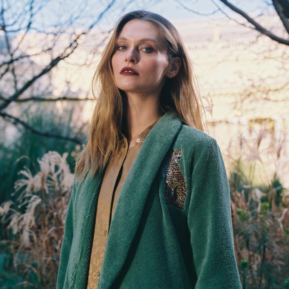 Yves Delorme Contes Ladies Shawl Collar Bathrobe