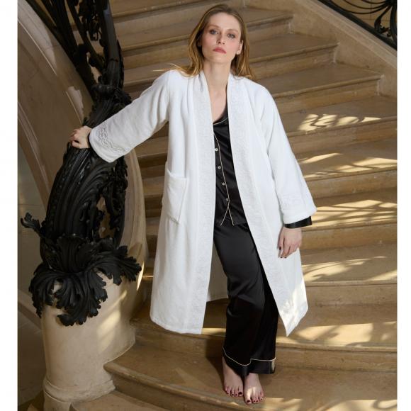 Yves Delorme Festons Ladies Shawl Collar Bathrobe