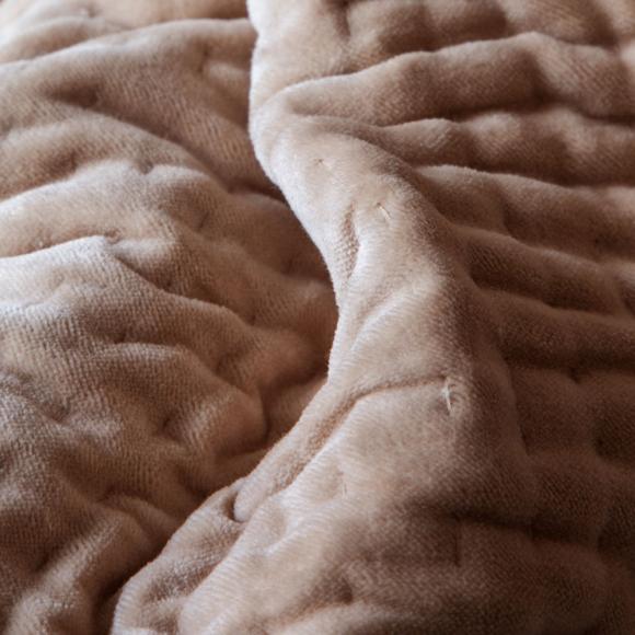 Voyage Maison Haze Coral Throw