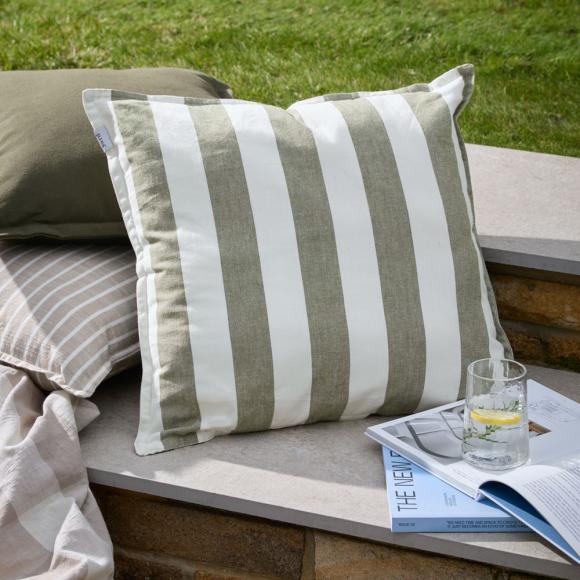 Yard Hayle Outdoor Filled Cushion Moss