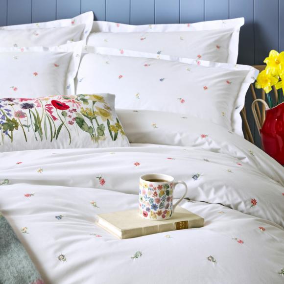Bluebellgray Daisy Embroidery
