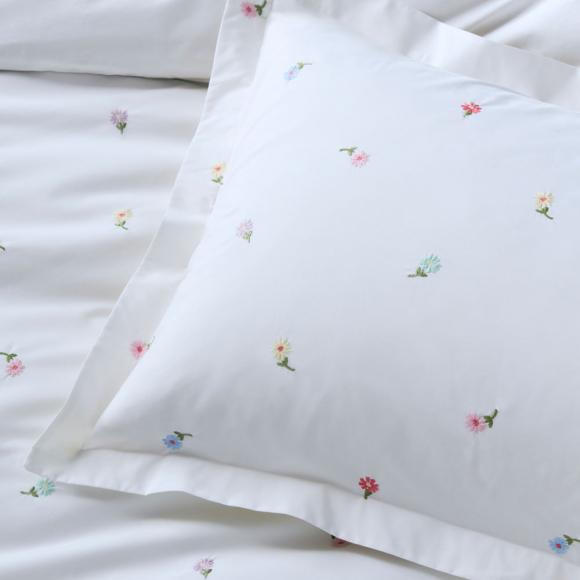 Bluebellgray Daisy Embroidery