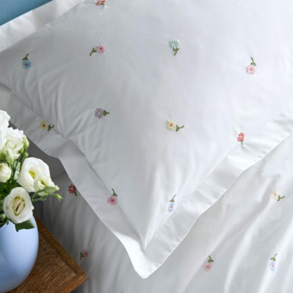 Bluebellgray Daisy Embroidery