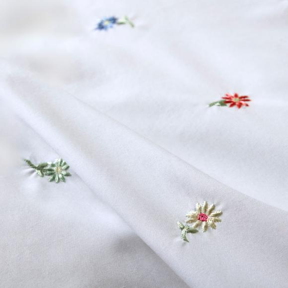 Bluebellgray Daisy Embroidery