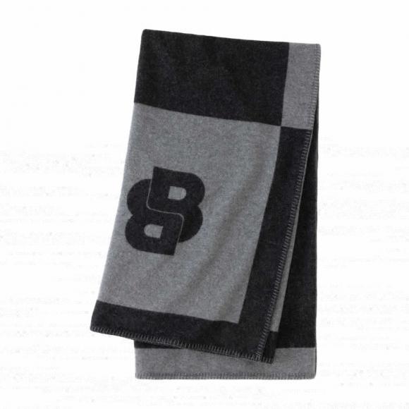 Boss Home Signature Throw Graphit