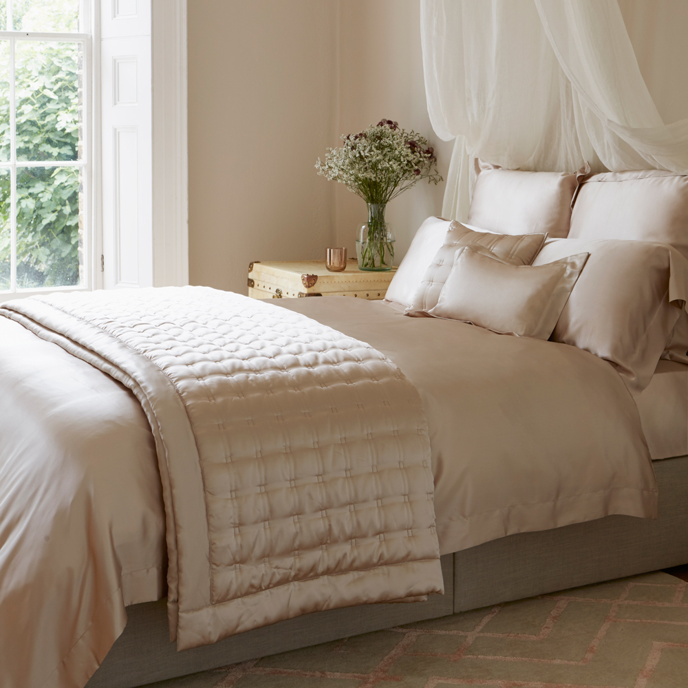 Gingerlily Windsor Blush Bedspread