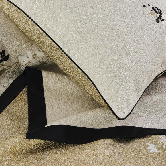 Celso de Lemos Cerisier Bed Cover
